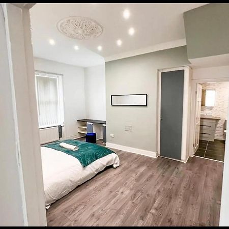 Lovely 1-Bedroom Apartment, Free Street Parking Ньюкасл-апон-Тайн Экстерьер фото
