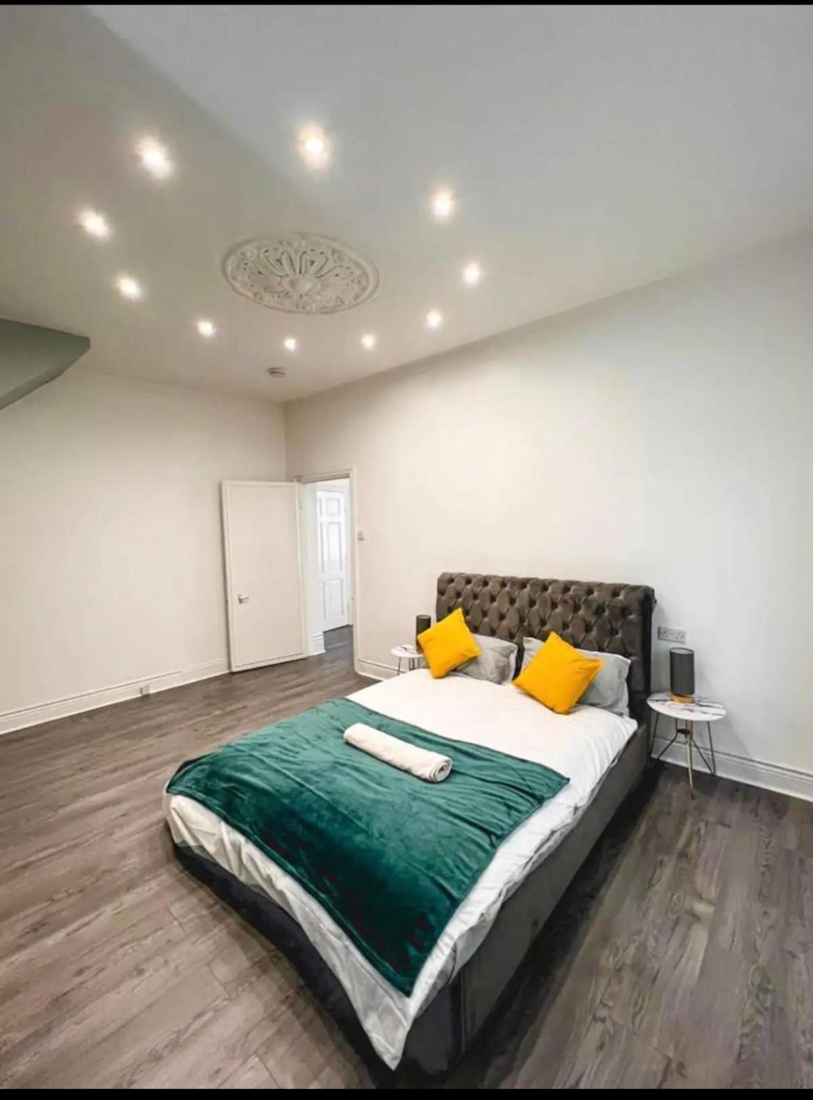 Lovely 1-Bedroom Apartment, Free Street Parking Ньюкасл-апон-Тайн Экстерьер фото